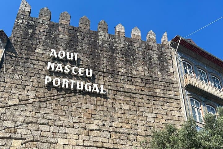 Guimarães Self-Guided Scavenger Hunt: Interactive Walking Tour of Historic Sights photo 6