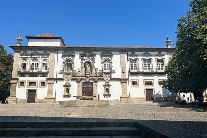 Guimarães Self-Guided Scavenger Hunt: Interactive Walking Tour of Historic Sights photo 4