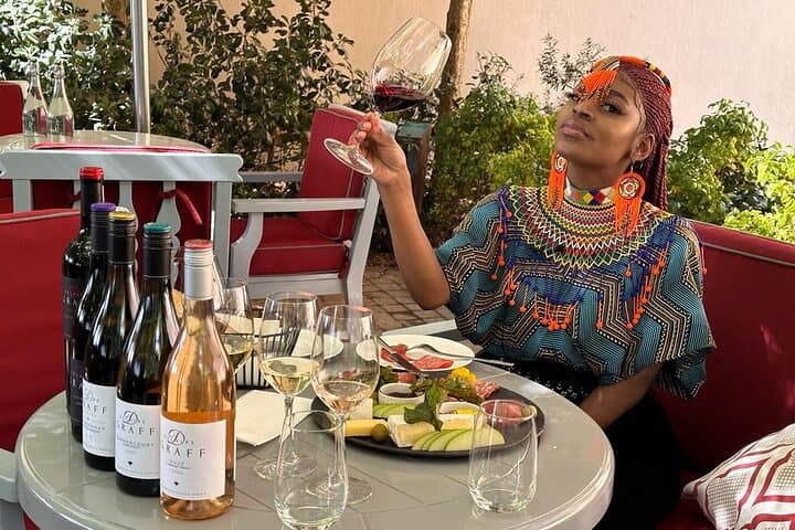 Private Cape Winelands Wine Tour: Stellenbosch & Franschhoek Day Trip