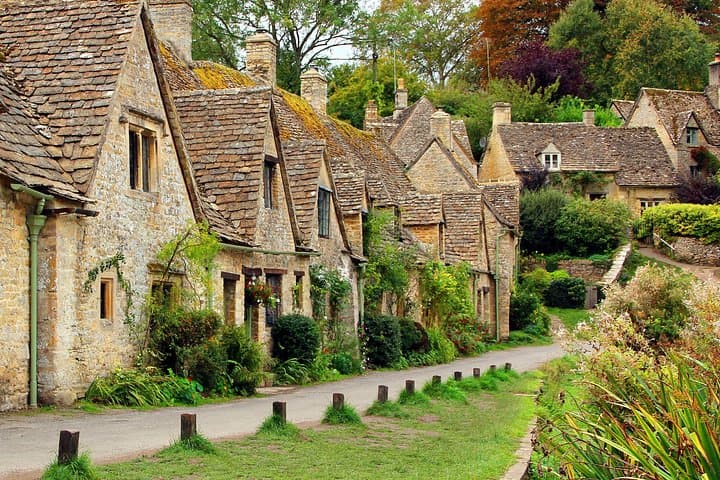 Cotswolds Full-Day Tour from Birmingham: Burford, Bibury & Bourton-on-the-Water photo 1