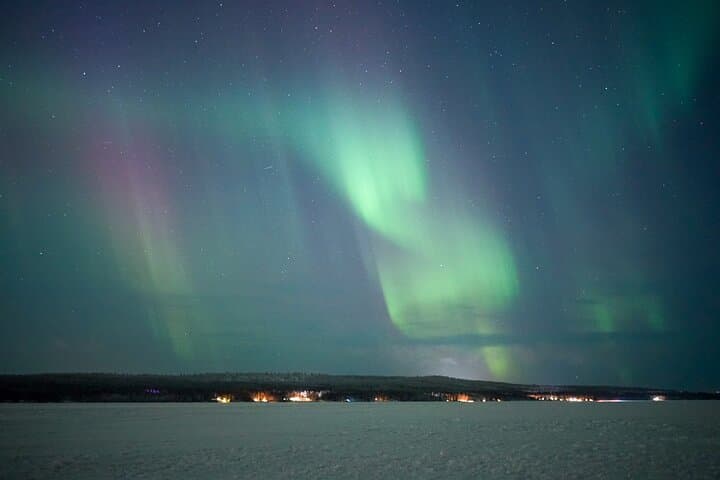 Chasing the Northern Lights: Guided Photo Tour with Pro Camera in Rovaniemi