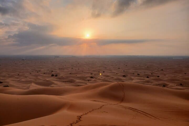 Dubai Evening Desert Safari: Dune Bashing, Sandboarding & Bedouin Dinner photo 3