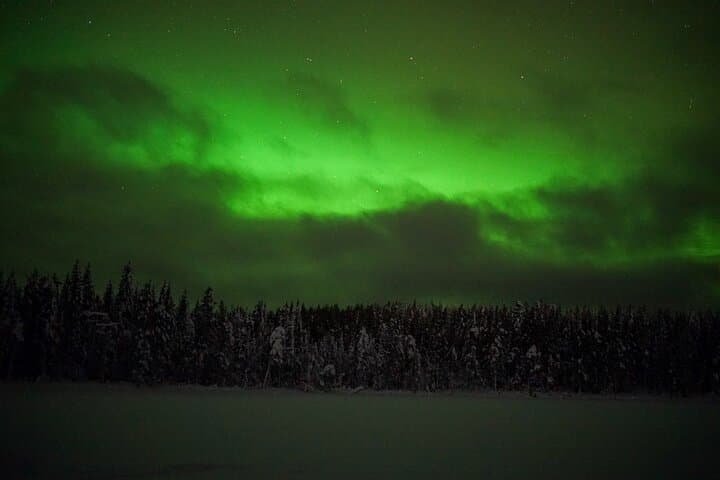 Chasing the Northern Lights: Guided Photo Tour with Pro Camera in Rovaniemi photo 5