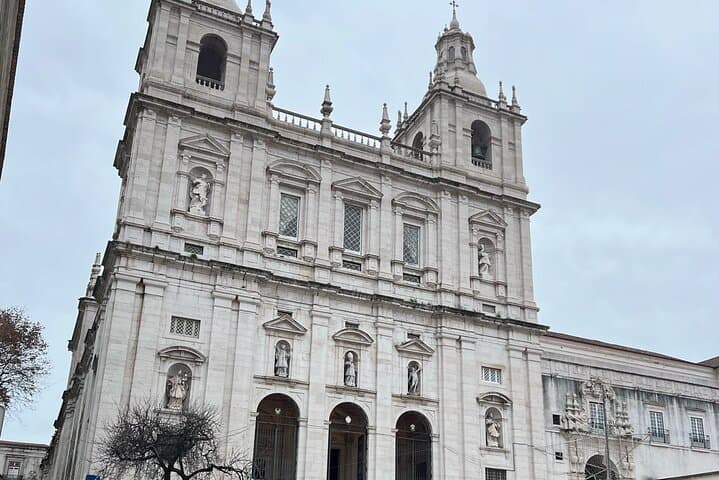 Lisbon Alfama Scavenger Hunt: Interactive Self-Guided Walking Tour photo 4