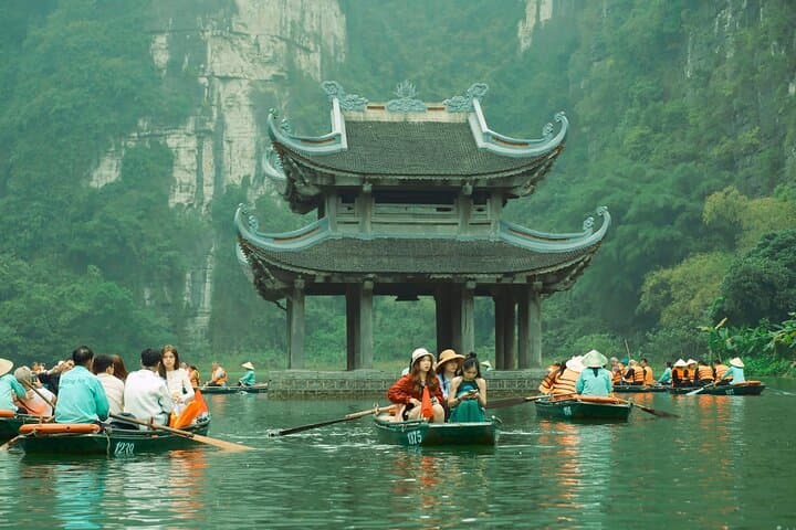 Day Trip to Trang An & Hoa Lu from Hanoi — Sampan Boats, Caves & Vietnam’s First Capital photo 6