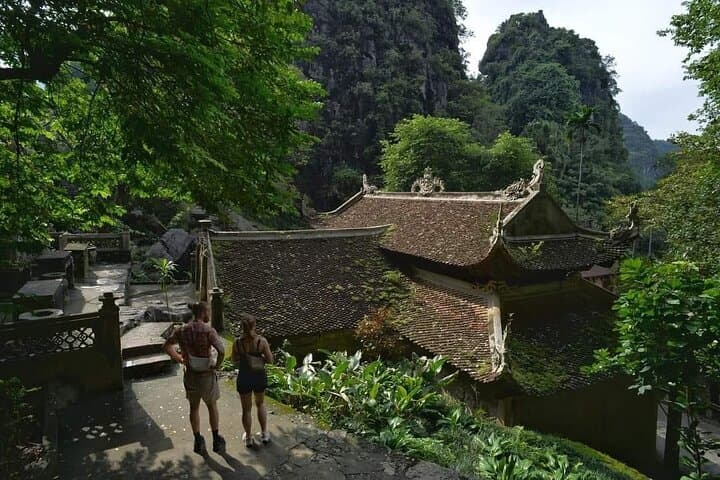 Day Trip to Trang An, Bich Dong & Hang Mua (Mua Caves) from Hanoi photo 5