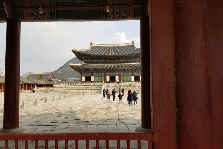 Private Layover Tour: 7-8 Hour Seoul Highlights from Incheon Airport photo 3