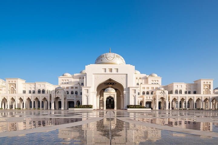 Private Abu Dhabi Day Tour: Grand Mosque, Qasr Al Watan & Louvre photo 3