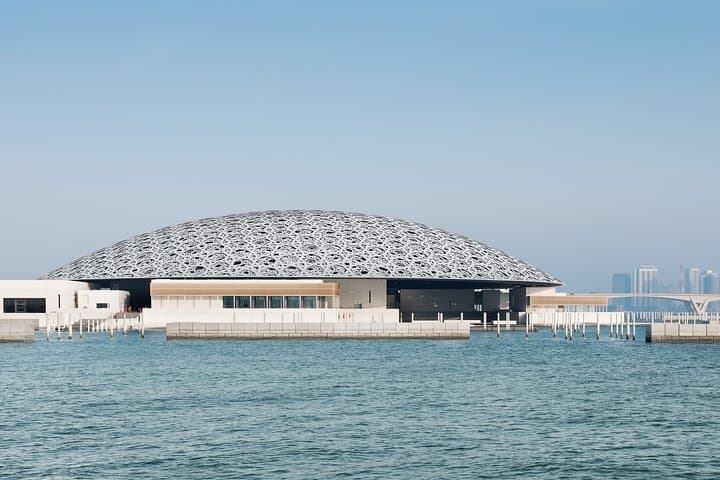 Private Abu Dhabi Day Tour: Grand Mosque, Qasr Al Watan & Louvre photo 4