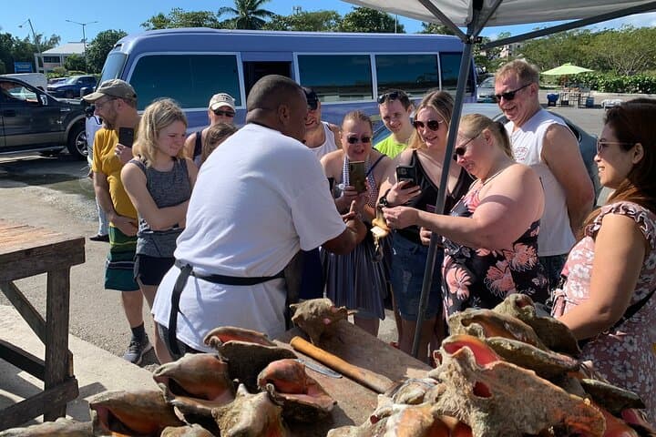 90-Minute Nassau City Tour: Queen's Staircase, Rum Cake & Atlantis Highlights photo 1