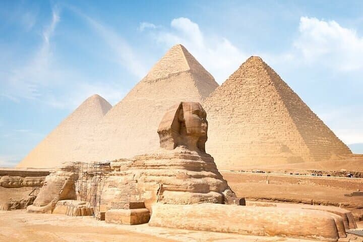 Private Day Tour from Hurghada to the Pyramids of Giza and Egyptian Museum