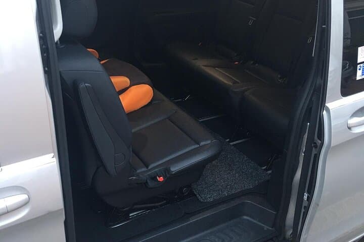 Southampton Port to Heathrow: Private One-Way Taxi Transfer photo 2