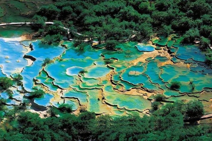 2-Day Jiuzhaigou & Huanglong by Bullet Train: Scenic Lakes, Terraces & Boardwalks photo 4