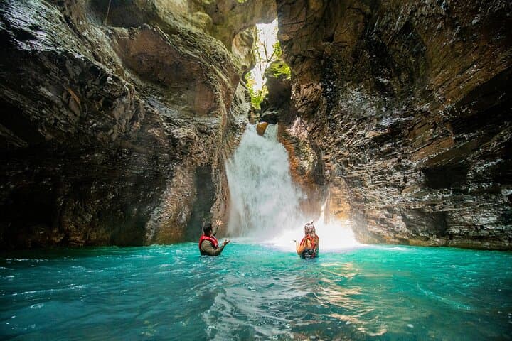 La Leona Waterfall Hike — Playa Hermosa's Turquoise River Adventure photo 5