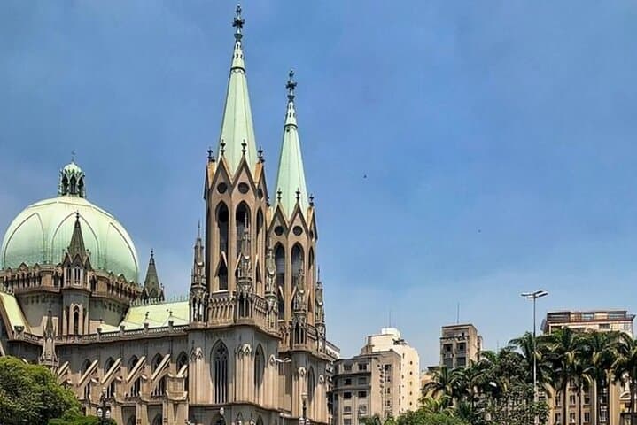 São Paulo Historic Center Walking Tour — Sé Cathedral to Martinelli Building