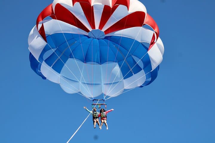 Parasail Waikiki: 1,000-Foot Views Over Diamond Head