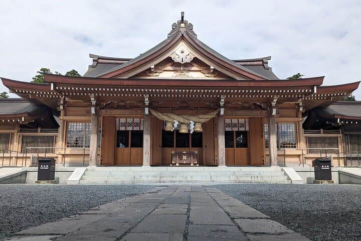 Private Mt. Aso guided tour: Aso Shrine, Kusasenri grasslands & active crater photo 4