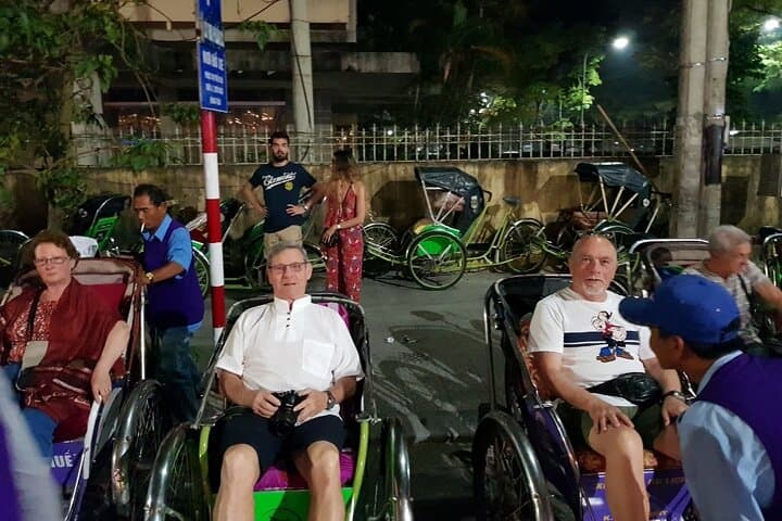 Hue Cyclo Private Tour: Imperial Citadel, Royal Museum & Dong Ba Market photo 2