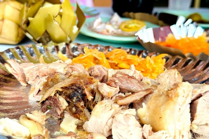 Cebu Culinary & Heritage Walking Tour — Magellan's Cross to Street Food photo 6