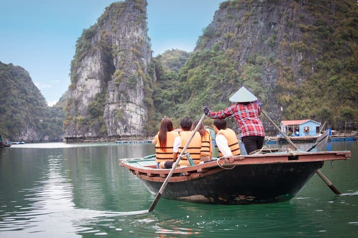 Ninh Binh to Bai Tu Long Bay: 2-Day Tam Coc, Mua Cave & Bai Tu Long Cruise photo 2