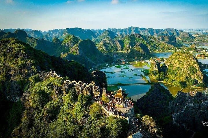 Luxury Day Trip to Hoa Lu, Tam Coc & Mua Cave from Hanoi photo 3