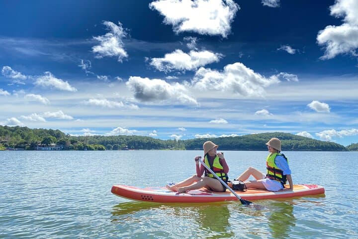 Tuyen Lam Lake Kayaking and BBQ: Private Da Lat Lakeside Escape