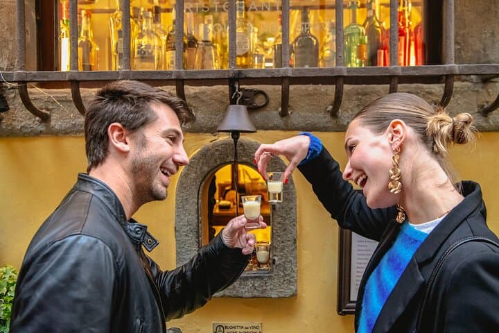 Tipsy Tour Florence: Guided Bar Crawl & Dark History Walk photo 3