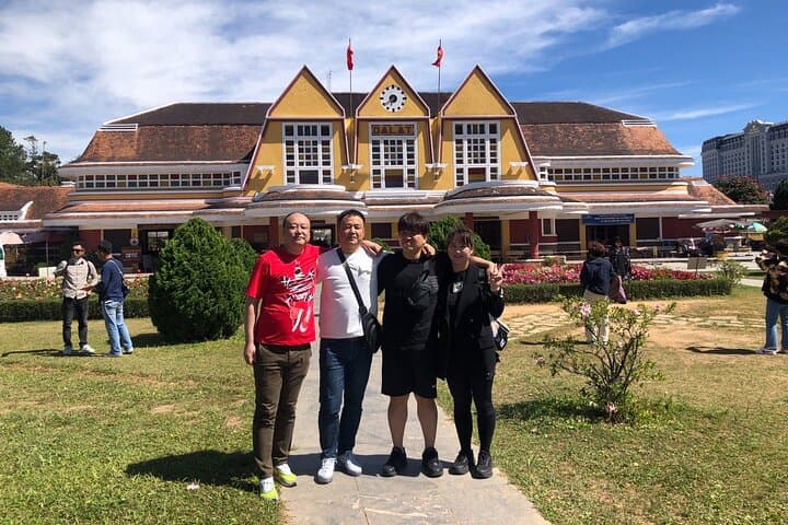 Da Lat Day Tour: Crazy House, Datanla Waterfall & Truc Lam Monastery