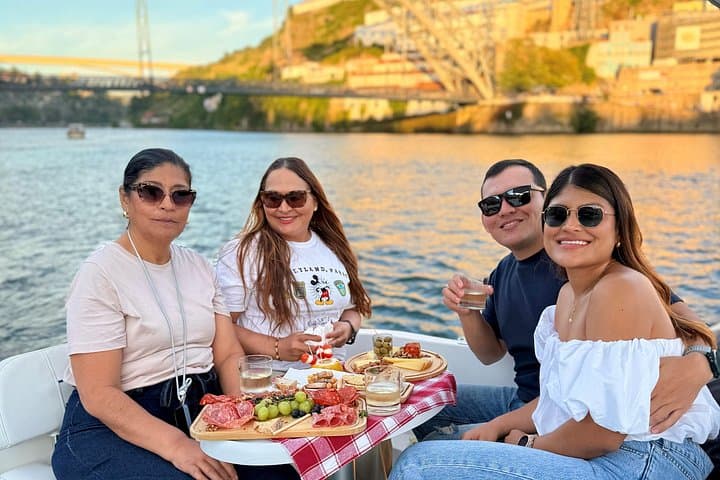 Private Porto Boat Tour: Six Bridges, Douro River Mouth & Wine Tasting photo 2