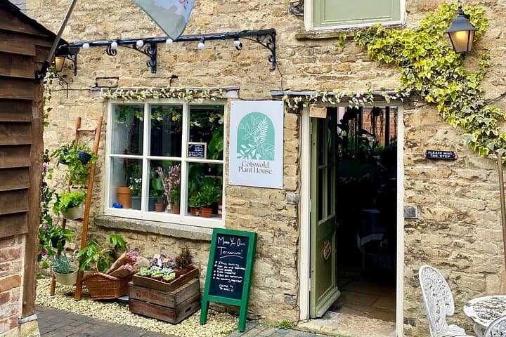 Make-Your-Own Terrarium Workshop in Cirencester — Cotswold Glass Garden Craft photo 3
