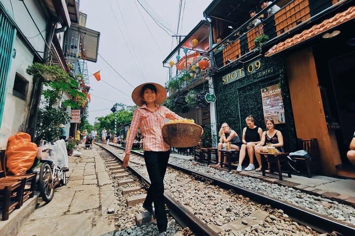 3-Hour Hanoi Old Quarter Walking Tour with Optional Train Street Experience