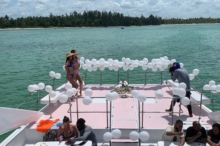 Punta Cana Catamaran Party Boat & Snorkel: Sandbar, Natural Pool and Family Fun photo 3