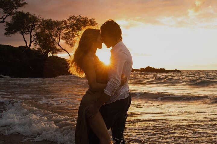 Makena Beach Photoshoot: Maui Sunrise & Sunset Portrait Sessions photo 1