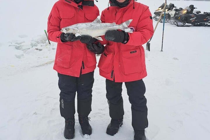 Ultimate Ice Fishing on Great Slave Lake — Yellowknife Day Trip with Lunch photo 3