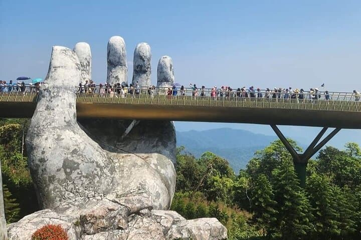 Private Limousine to Golden Bridge & Ba Na Hills: Full-Day Transfer from Da Nang photo 2