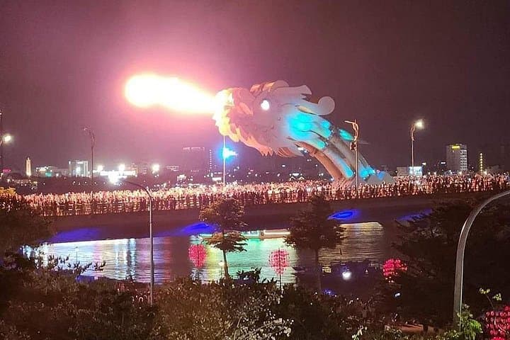 Da Nang Nightlife Tour: Marble Mountains, Lady Buddha & Dragon Bridge