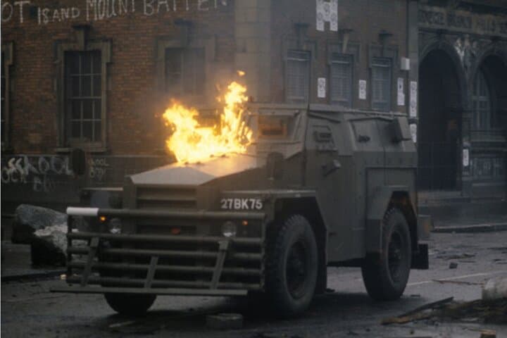 Belfast Black Taxi Tour: 2-Hour Murals & Troubles History photo 4