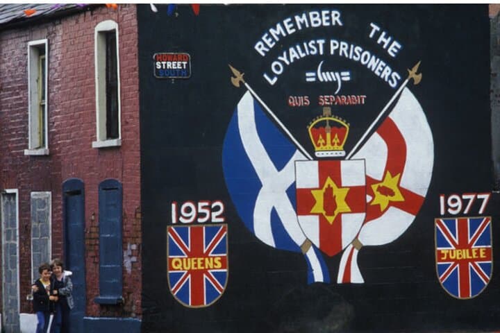 Belfast Black Taxi Tour: 2-Hour Murals & Troubles History photo 5