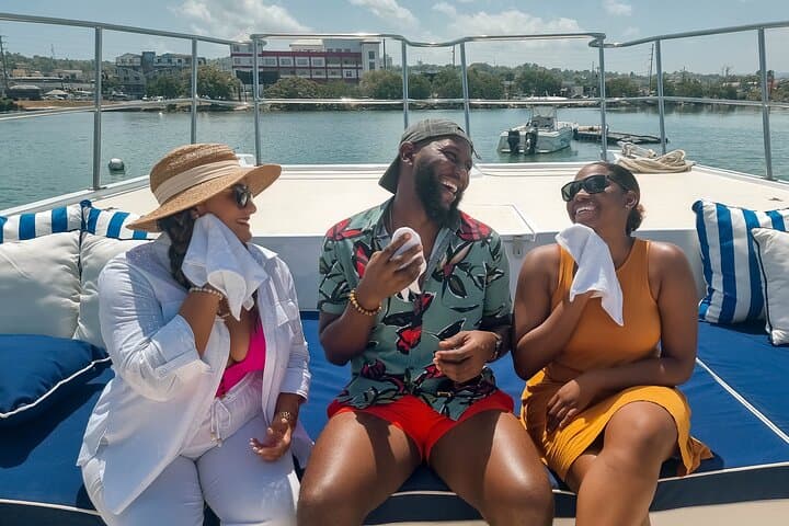 Private Montego Bay Snorkel Charter with Open Bar — 3-Hour Coastal Cruise photo 2