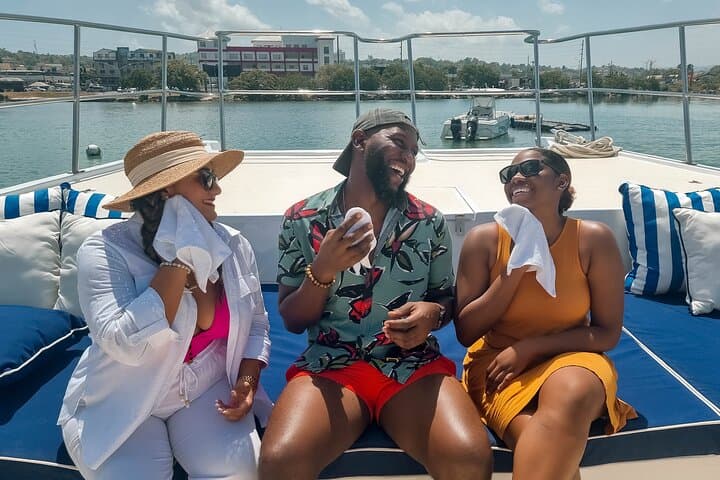 Private Sunset Charter in Montego Bay: 2-Hour Open-Bar Coastal Cruise