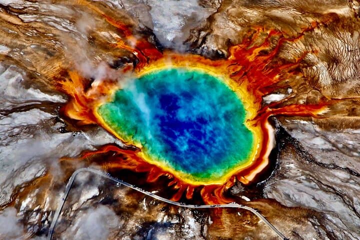 Yellowstone Lower Loop Hot Spots Tour: Old Faithful, Grand Prismatic & Yellowstone Falls