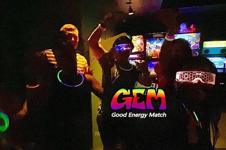 Good Energy Match Game: Phone-Free Social Experience in New York City photo 3
