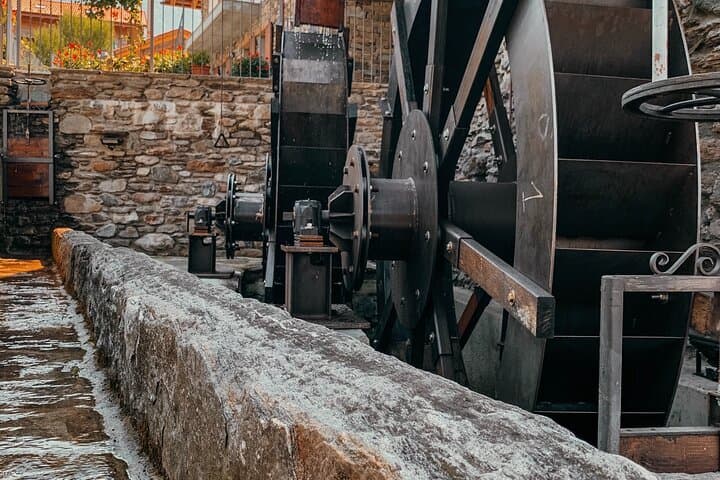 Molino Maufet Hike: Panoramic Picnic & Ancient Watermills at Lake Como photo 4