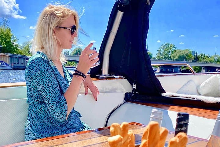 Amsterdam Morning Canal Breakfast Cruise: Prosecco and Croissants on the Canals photo 1