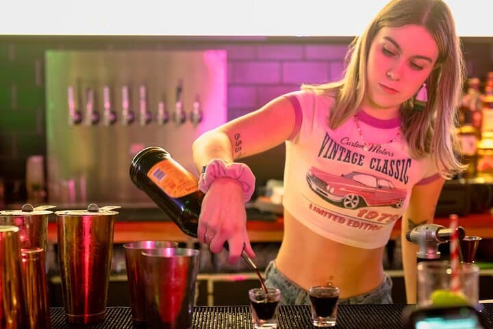 Midtown Unleashed: Hell's Kitchen Rooftop & Bar Night Out photo 3