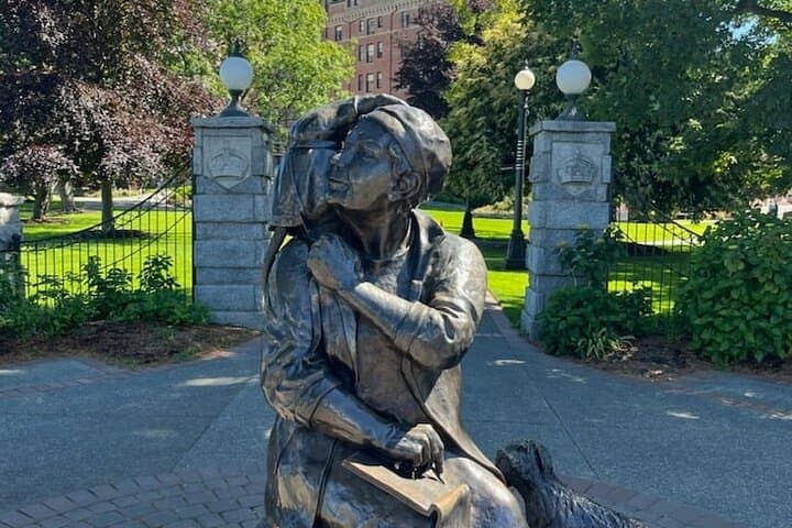 Victoria Walking Tour: Inner Harbour, Bastion Square & Chinatown Highlights photo 2
