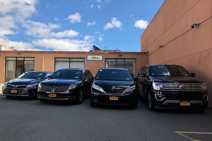 Stress-Free Private Arrival Transfer from LAX to Downtown LA & Beverly Hills