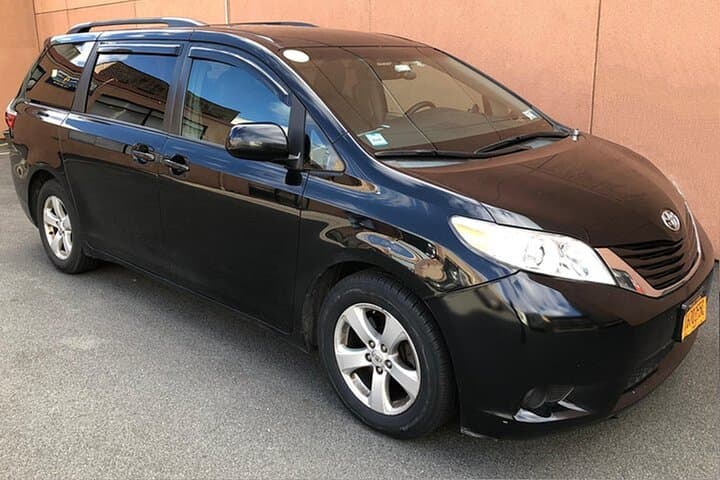 Stress-Free Private Arrival Transfer from LAX to Downtown LA & Beverly Hills photo 3