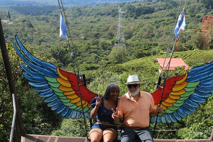 El Salvador Flower Route and Albania Coffee Tour — Apaneca Mural Walk & Coffee Tasting photo 2