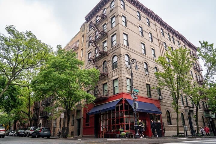 Friends Filming Locations NYC: Private West Village & Landmark Walking Tour photo 2